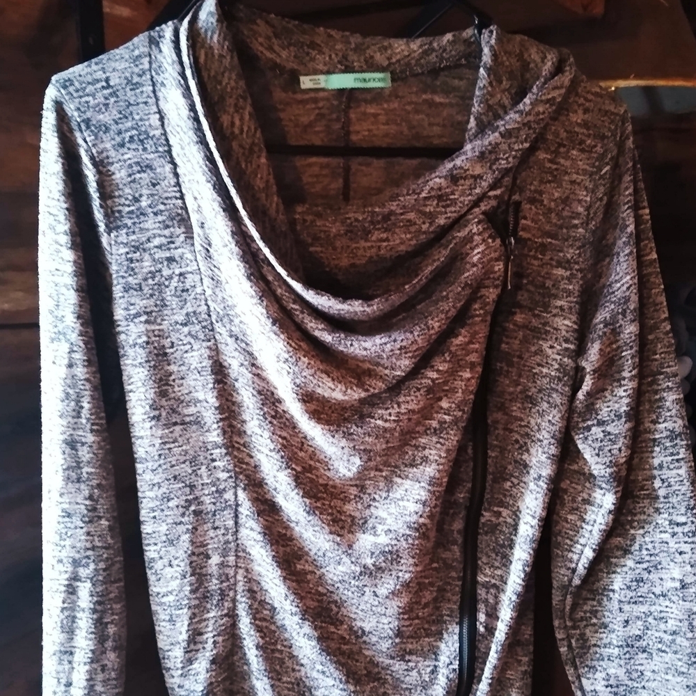 Maurice's cute pink and black slouch top